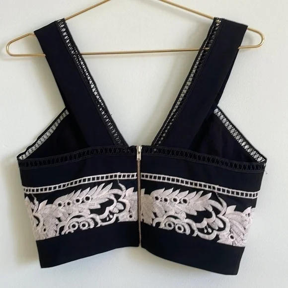 Aijek Andrea Embroidered Cropped Top in Black & White Size Medium - Picture 7 of 11